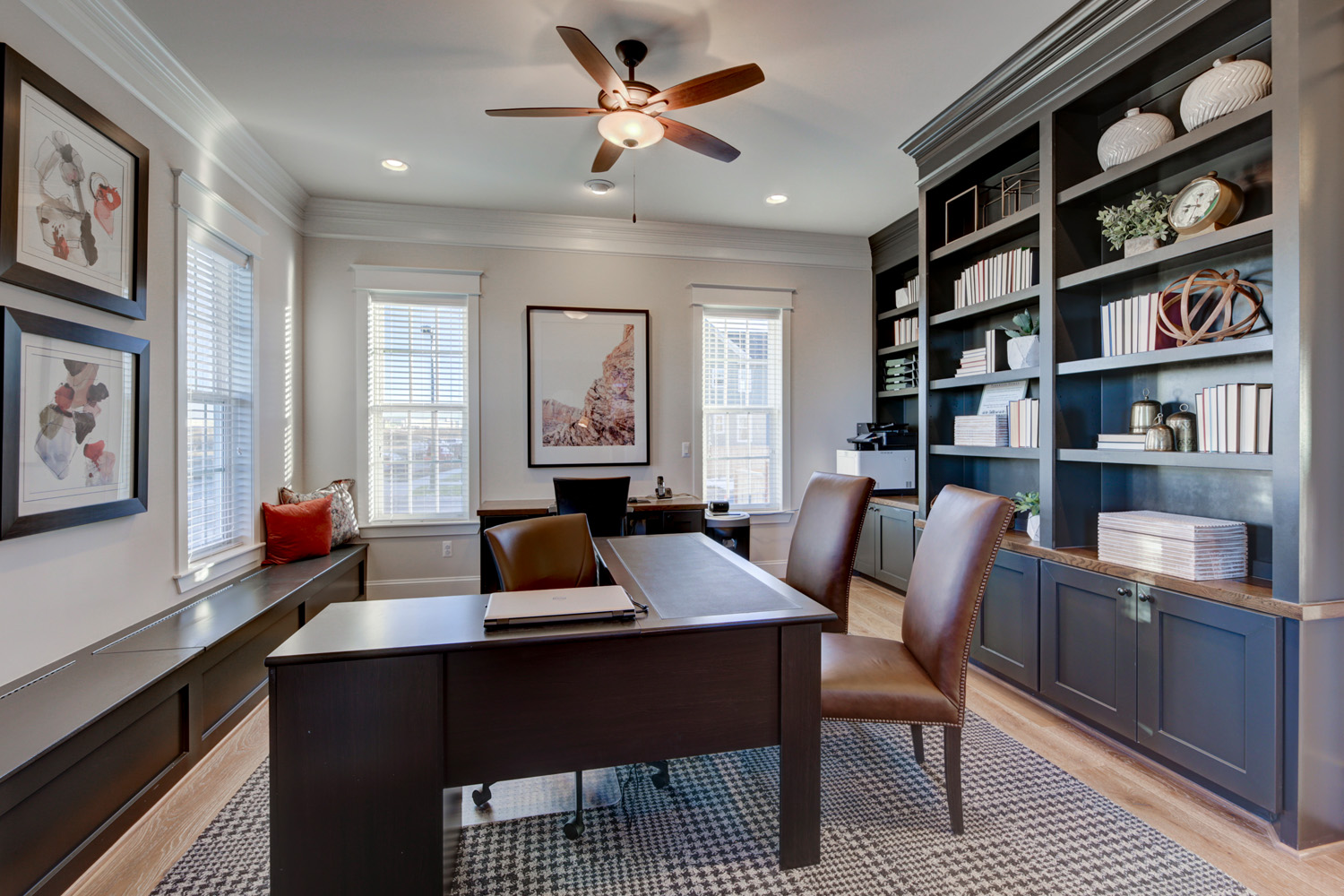 “Small Space Solutions: Designing a Functional Home Office in Limited Areas”