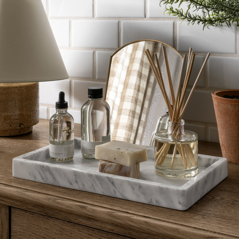 “Seasonal Bathroom Decor: Changing Accessories for a Fresh Look Throughout the Year”
